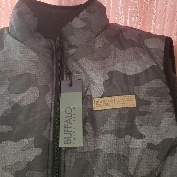 Boy's Buffalo reversible vest - Picture 2 of 5